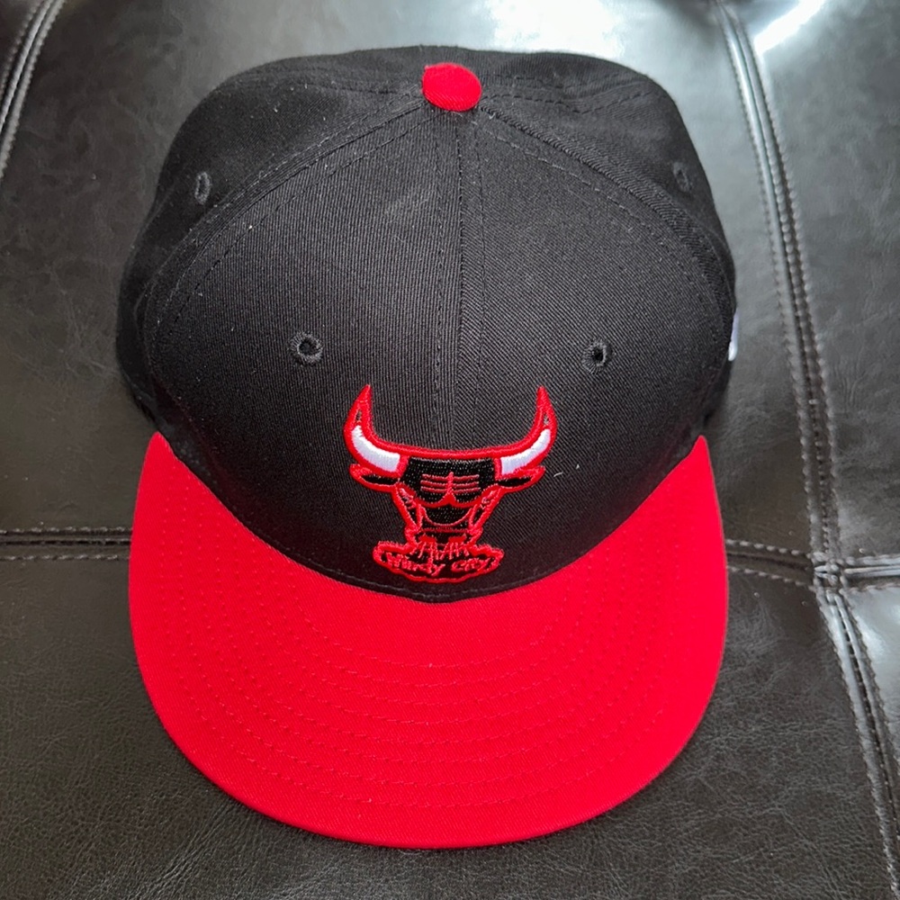 Chicago Bulls Hardwood Classics New Era 9Fifty youth snap back flat brim hat - Picture 2 of 16
